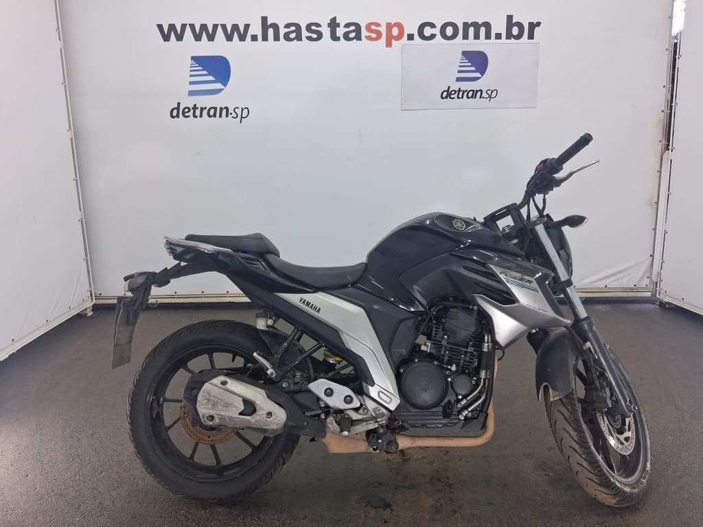 Yamaha Fz25 Fazer 2021, preta
