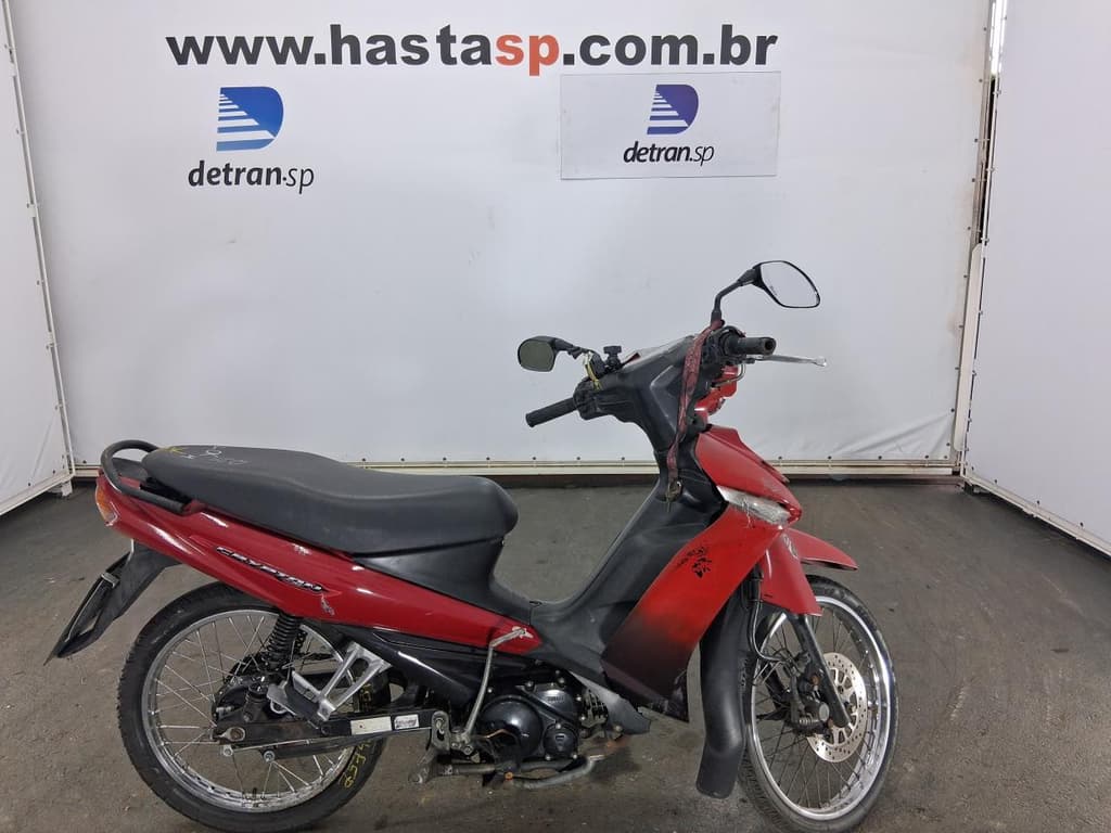 Yamaha T115 Crypton ED 2012, vermelha