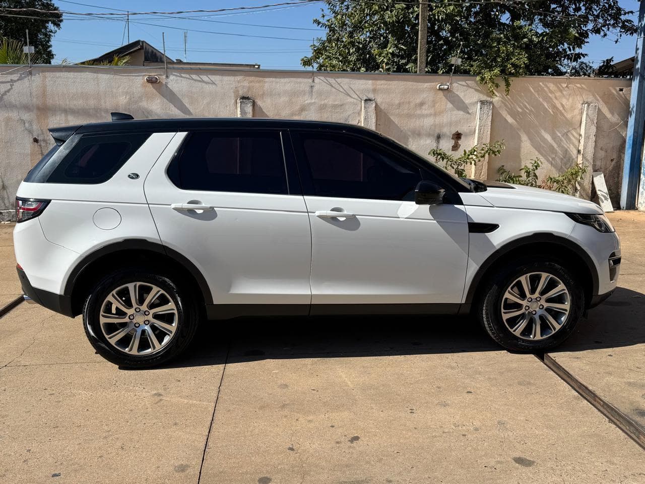 Land Rover Discovery 2019 — foto 9