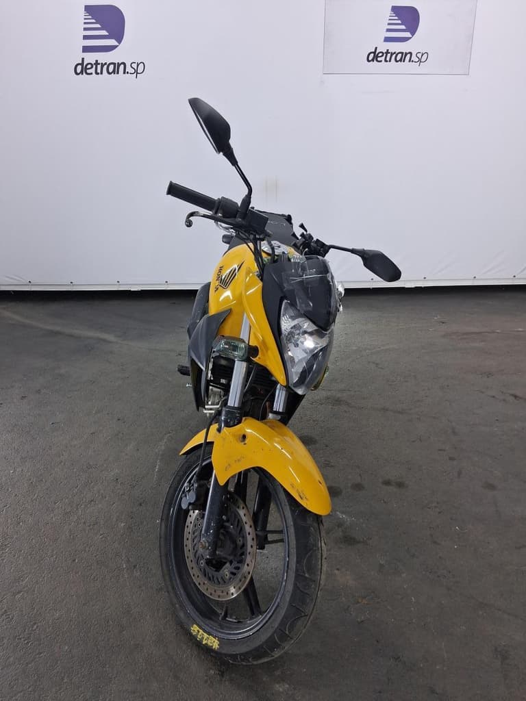 Honda CB 300r 2012 — foto 3