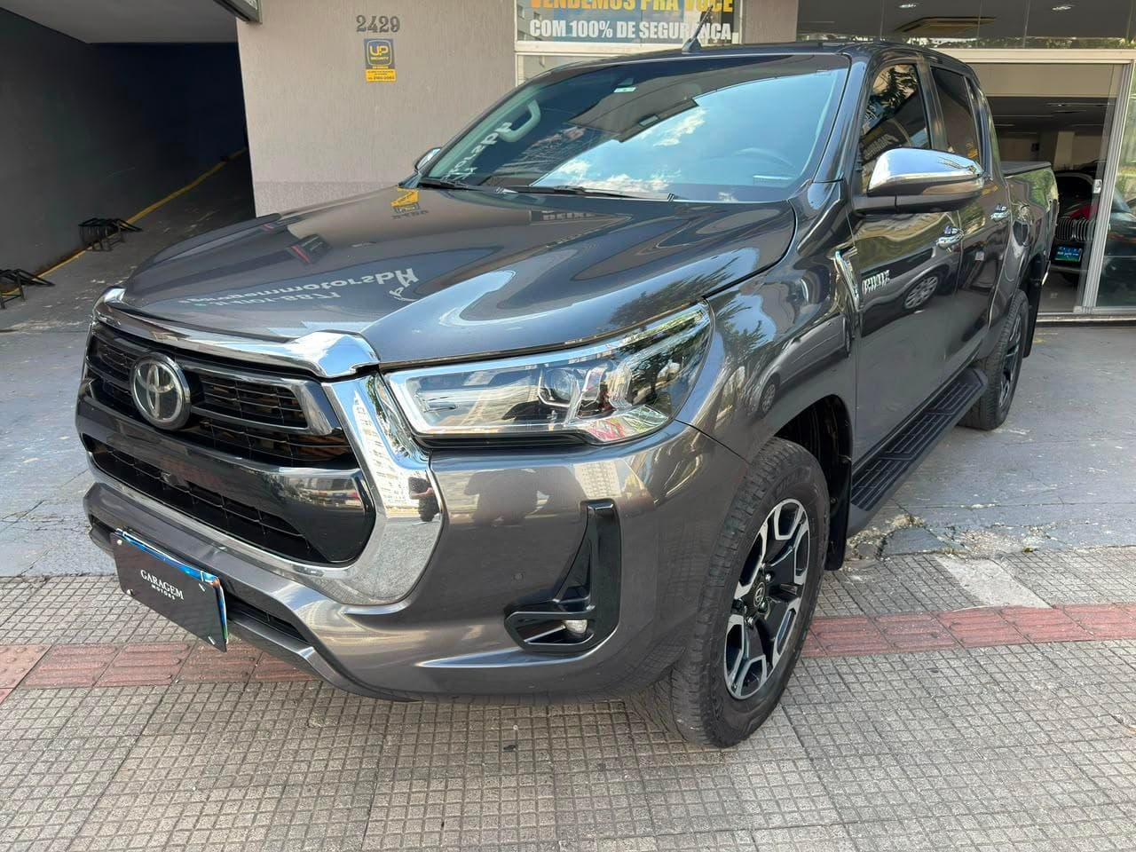 Toyota Hilux 2023 — foto 6