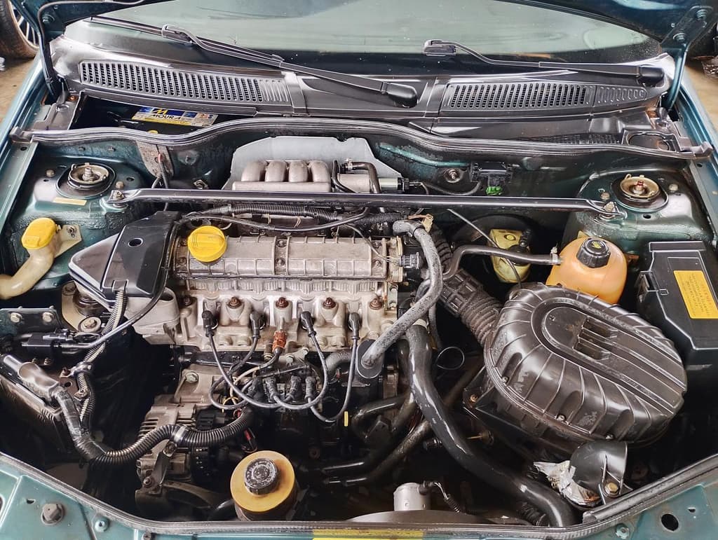Megane 2.0 L 1999 — foto 6