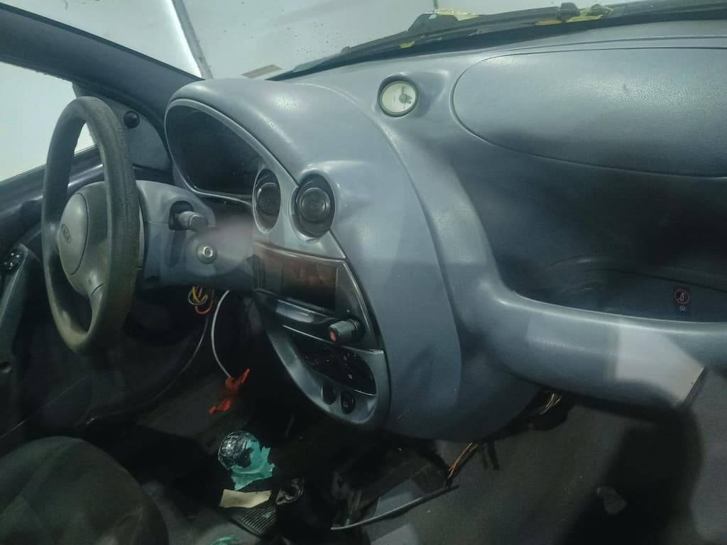 Ford KÁ 1998 — foto 5