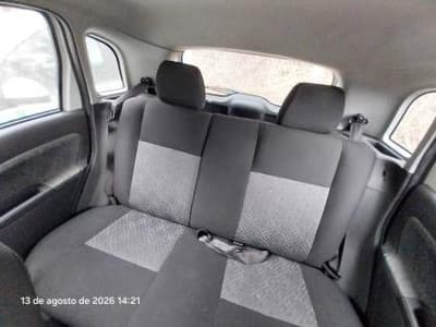 Ford Fiesta 2010 — foto 1