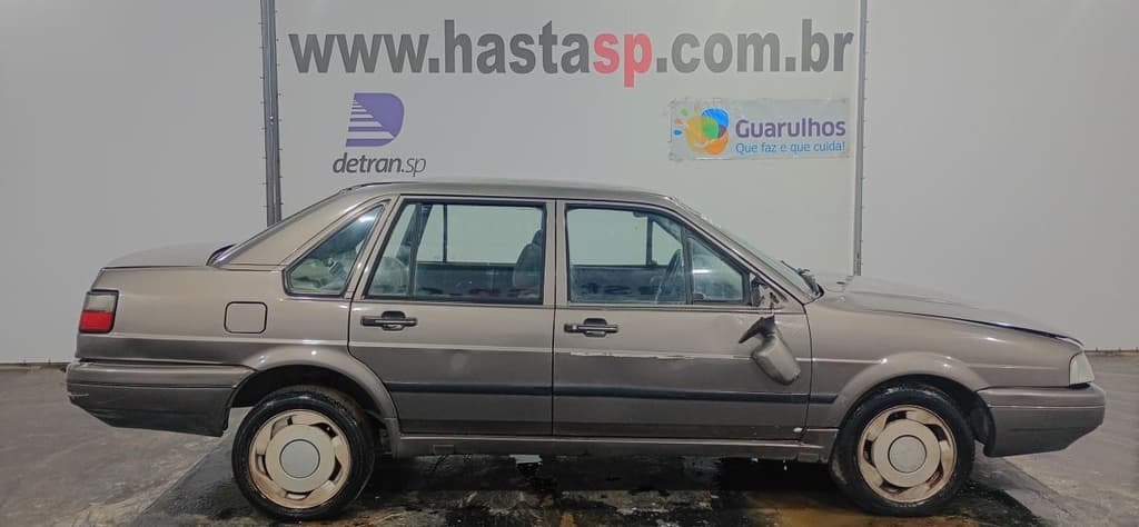 Volkswagen Santana 1996, bege