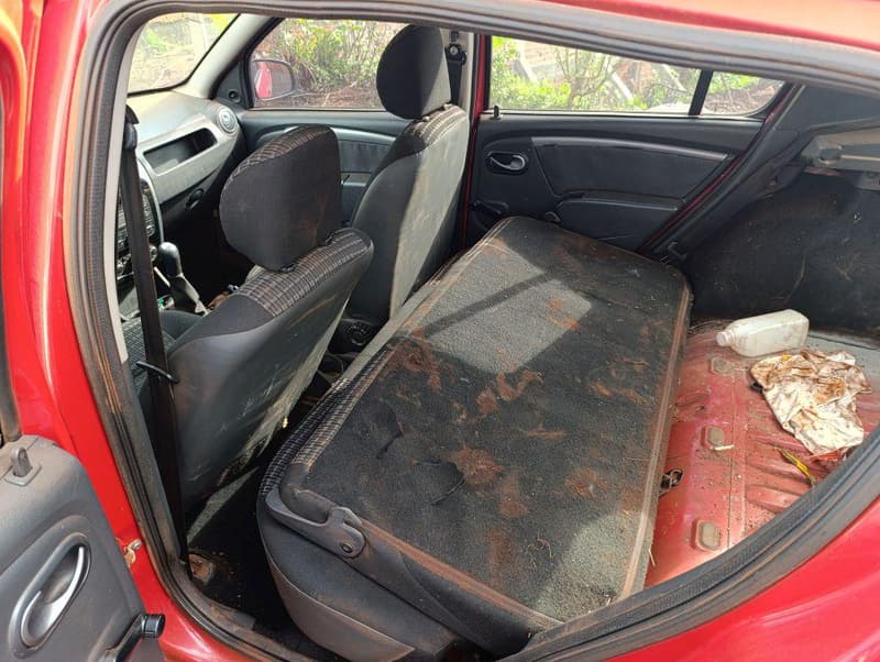 Renault Sandero 2012, vermelha