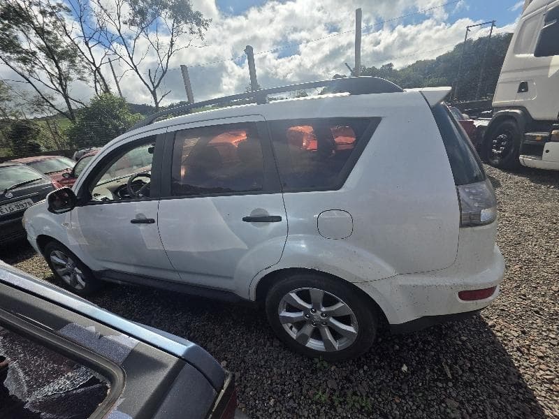 Mitsubishi Outlander 2.0 2011 — foto 9
