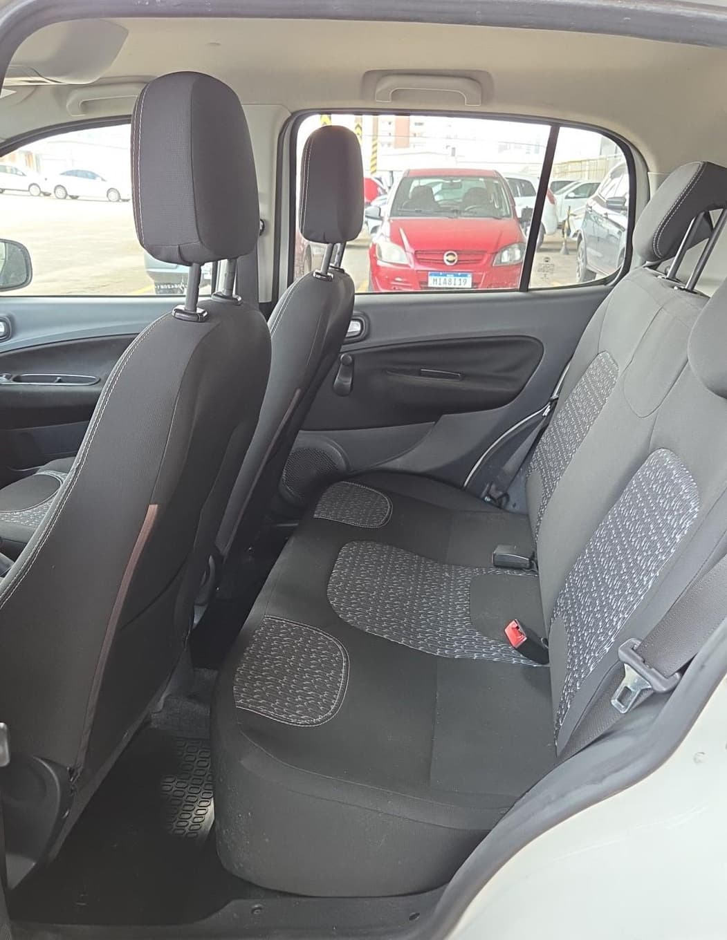 Fiat UNO Evolution 1.4 de 2015 — foto 5