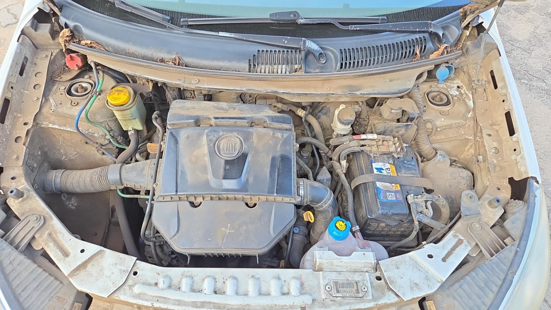 Fiat Siena Essence 1.6 de 2014 — foto 8
