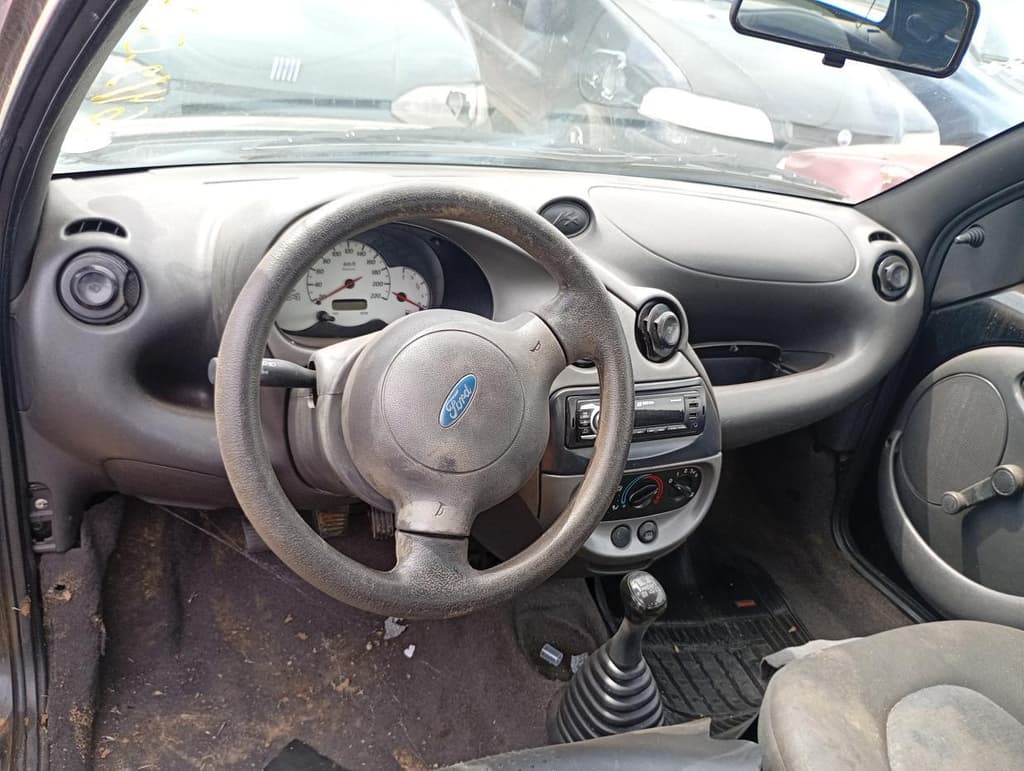 Ford KA GL 2005 — foto 5