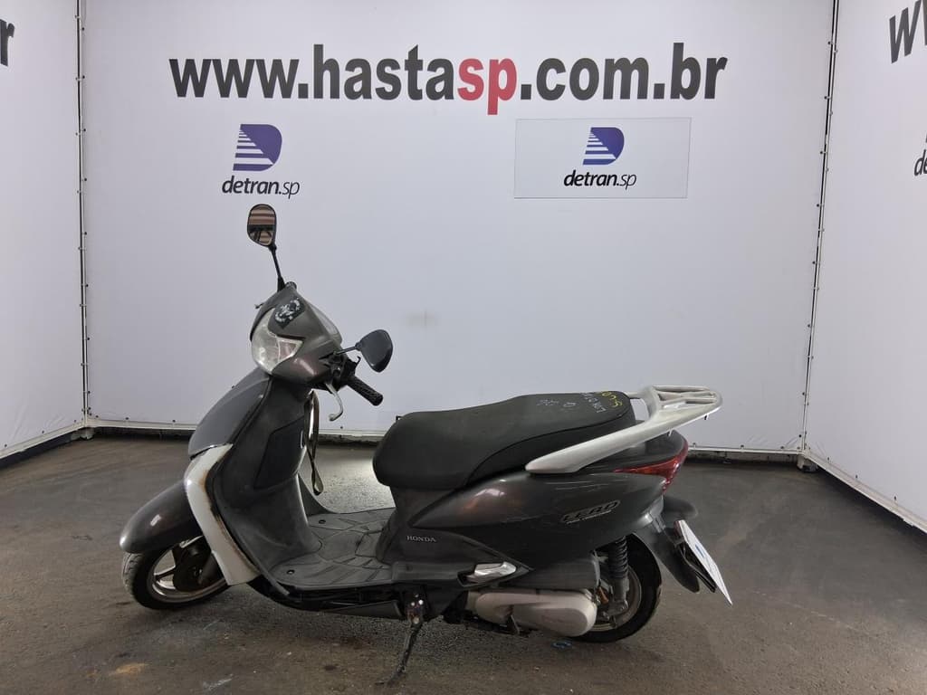 Honda Lead 110 2010, cinza