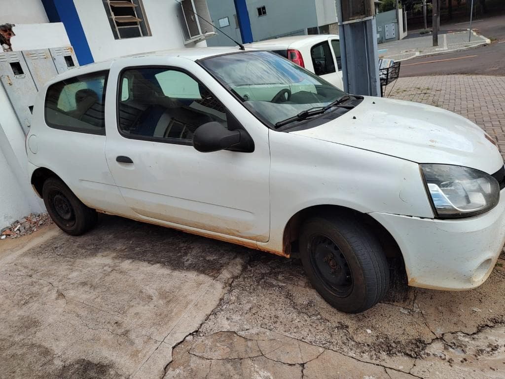 Renault Clio 2015 — foto 10