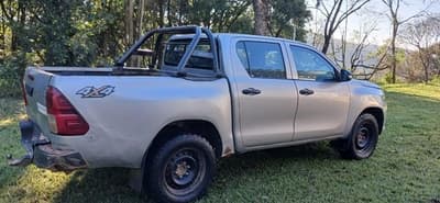 Toyota Hilux 2017 — foto 4