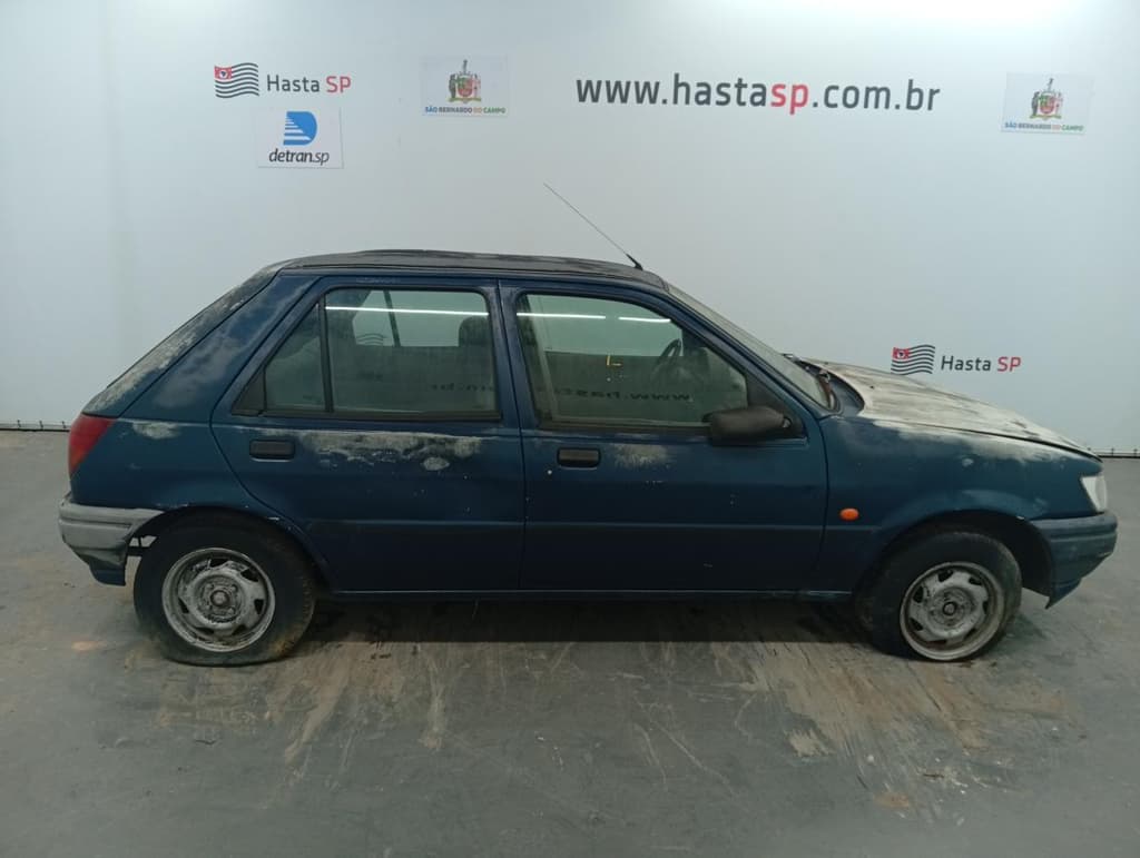 Ford Fiesta 1995, azul