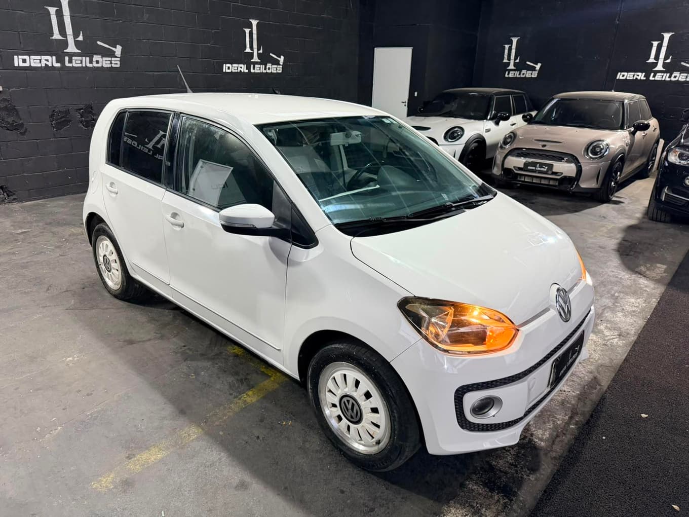 Volkswagen Up! Black White/red 1.0 2015 — foto 4