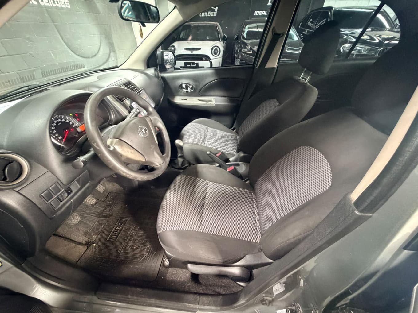 Nissan March S 1.0 2015