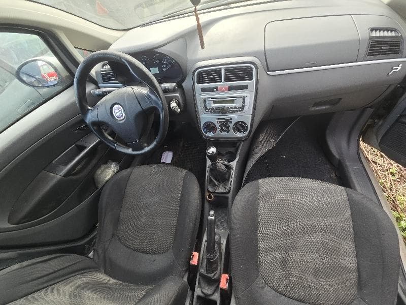 Fiat Punto Attractive 2011 — foto 2