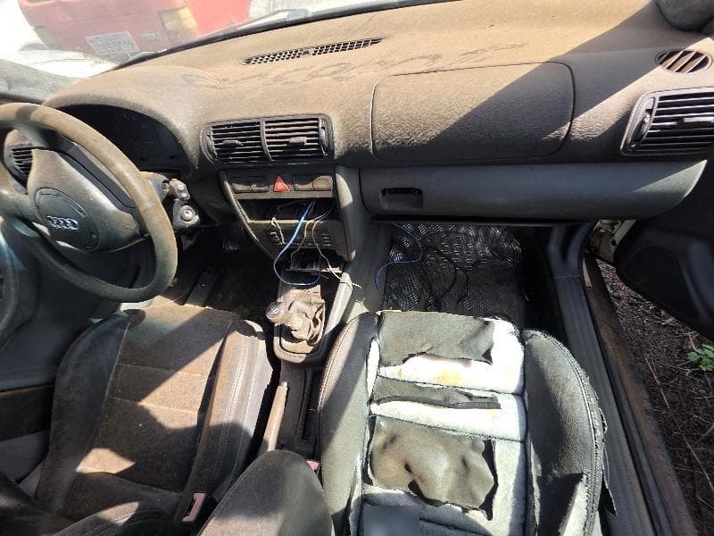 Audi A3 1.8t 1998 — foto 3