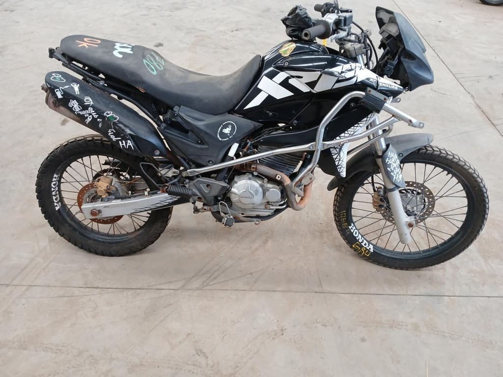 Honda XRE 300 2010, preta