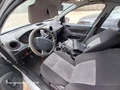 Ford Fiesta 2010 — foto 4