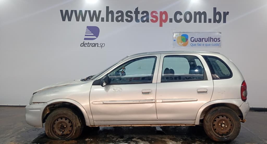 Chevrolet Corsa Milenium 2001 — foto 2