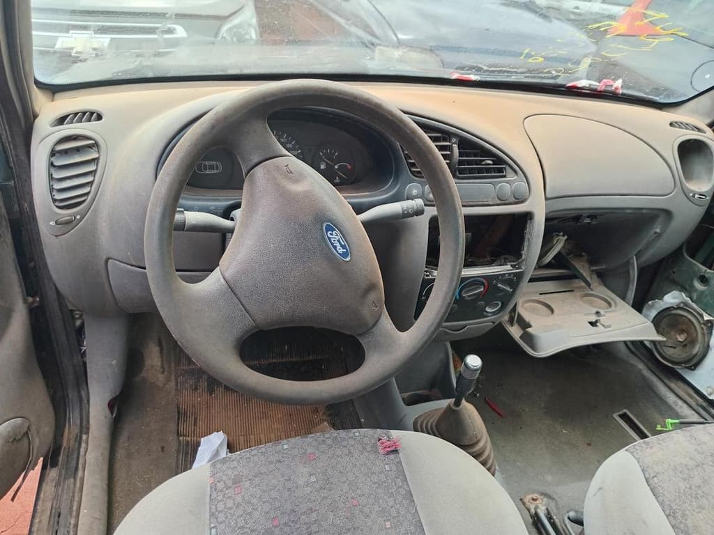 Ford Fiesta GL 2001 — foto 5