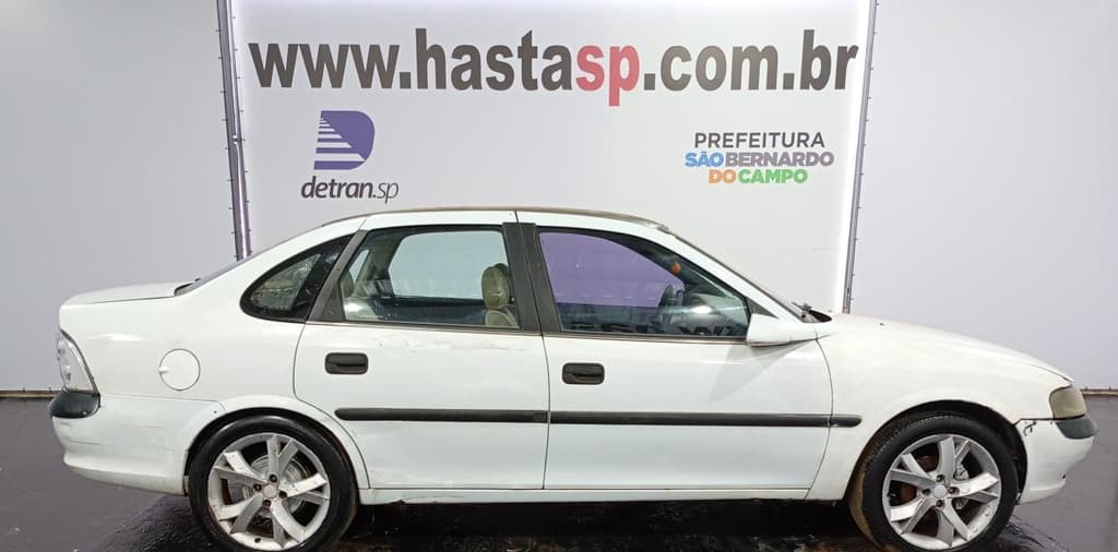 Chevrolet Vectra GLS 1998, branca