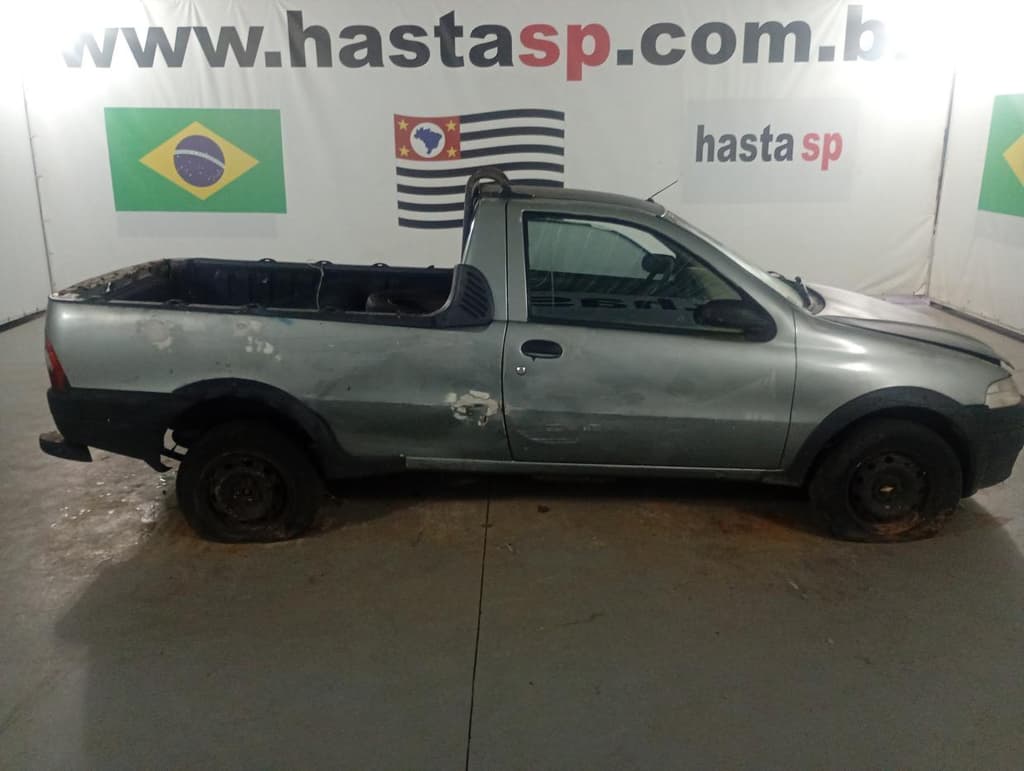 Fiat Strada Fire Flex 2006, cinza