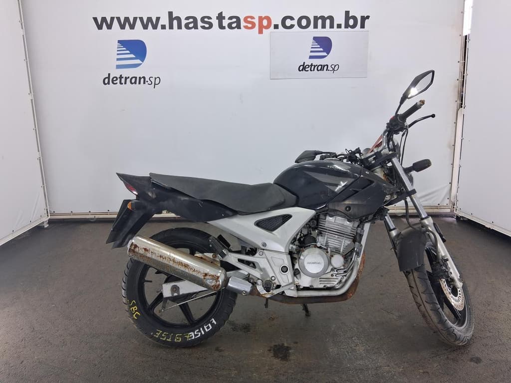 Honda CBX 250 Twister 2005, preta
