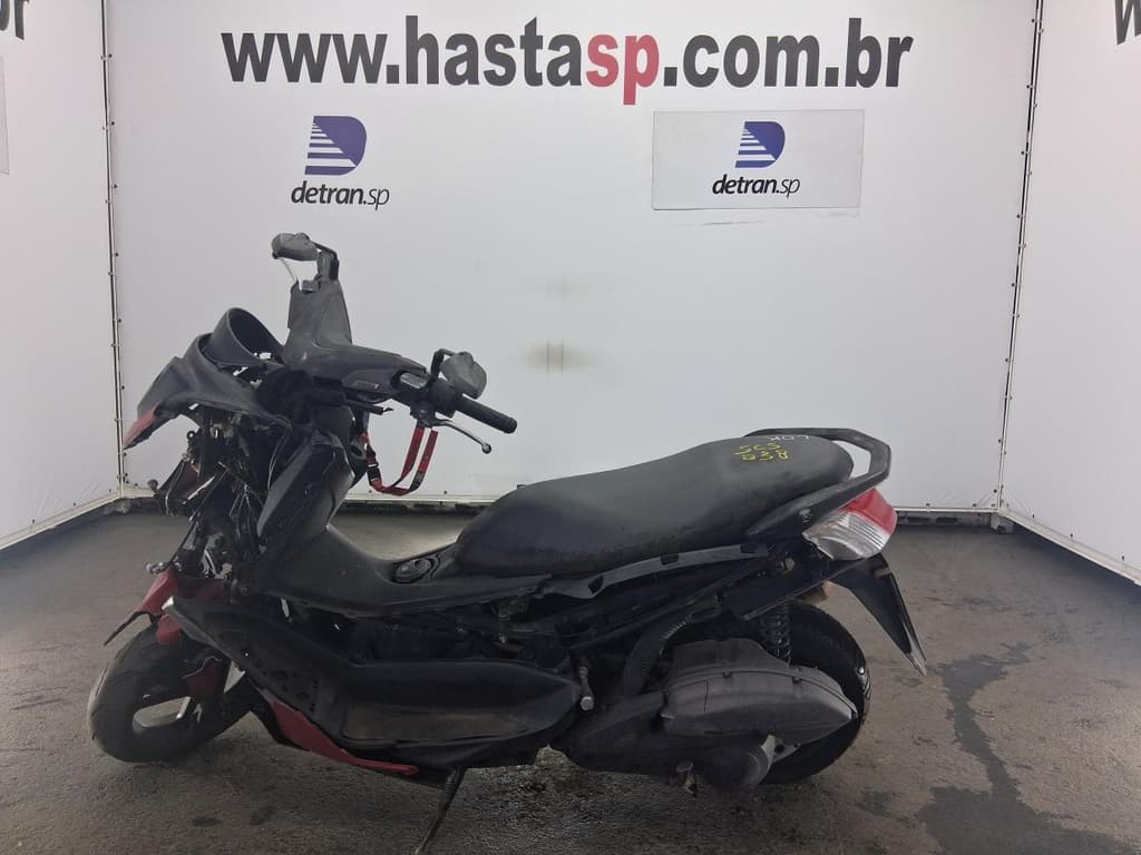 Yamaha Nmax 2017 — foto 2