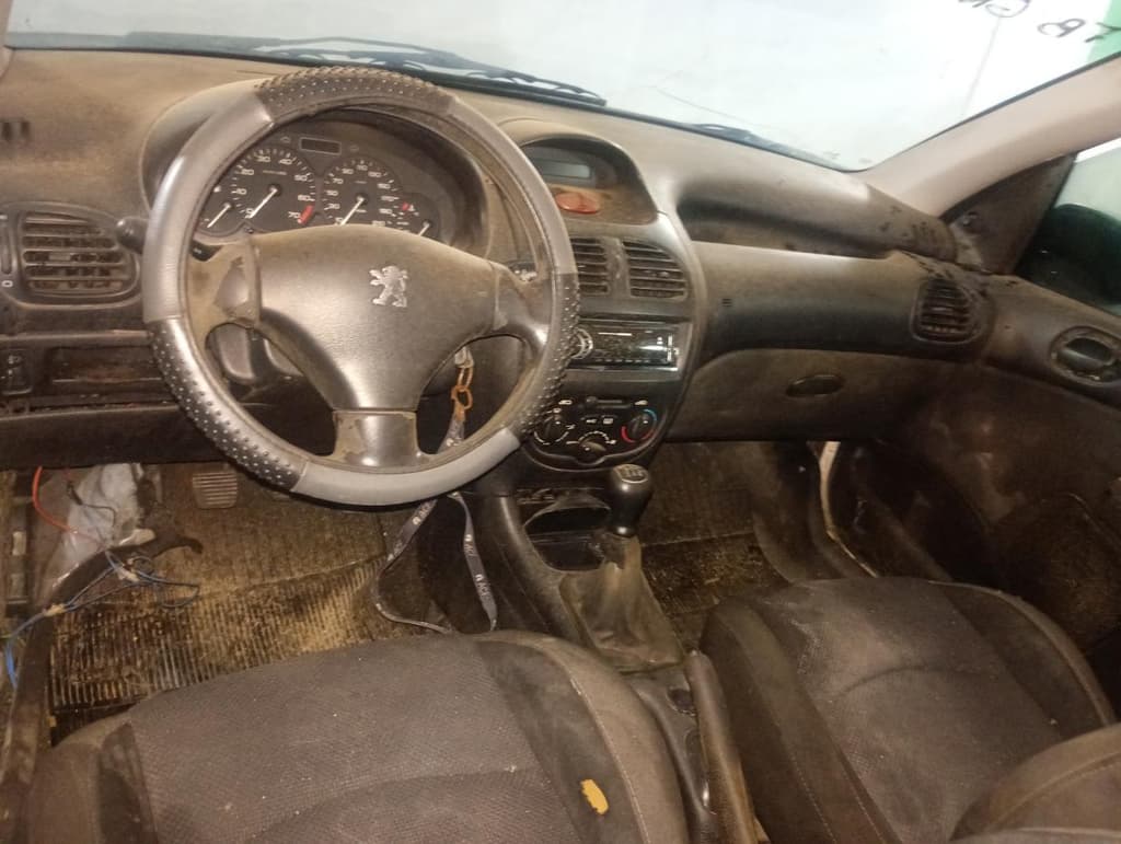 Peugeot 206 14 Presen FX 2008 — foto 4