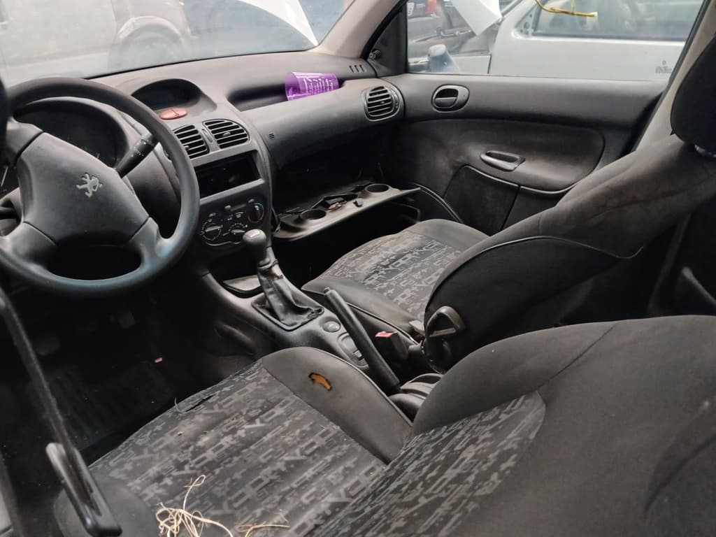Peugeot 206 2008 — foto 3