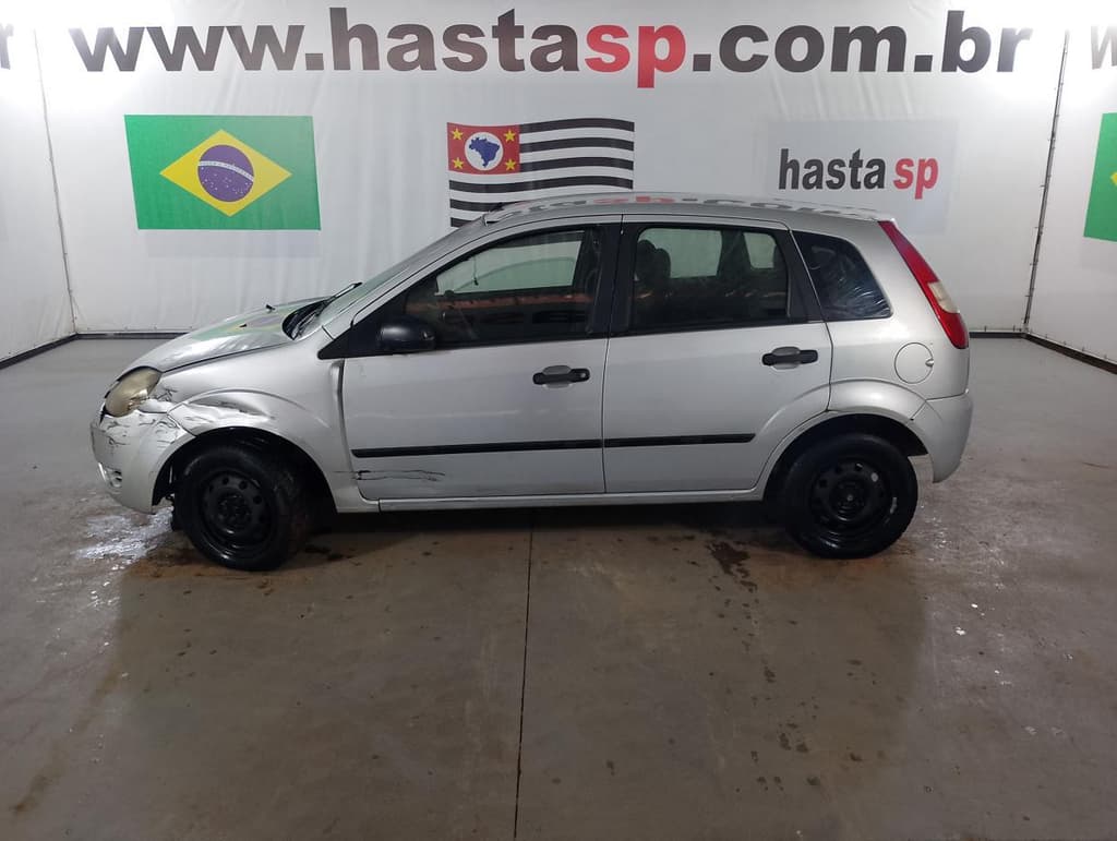 Ford Fiesta 2004 — foto 2