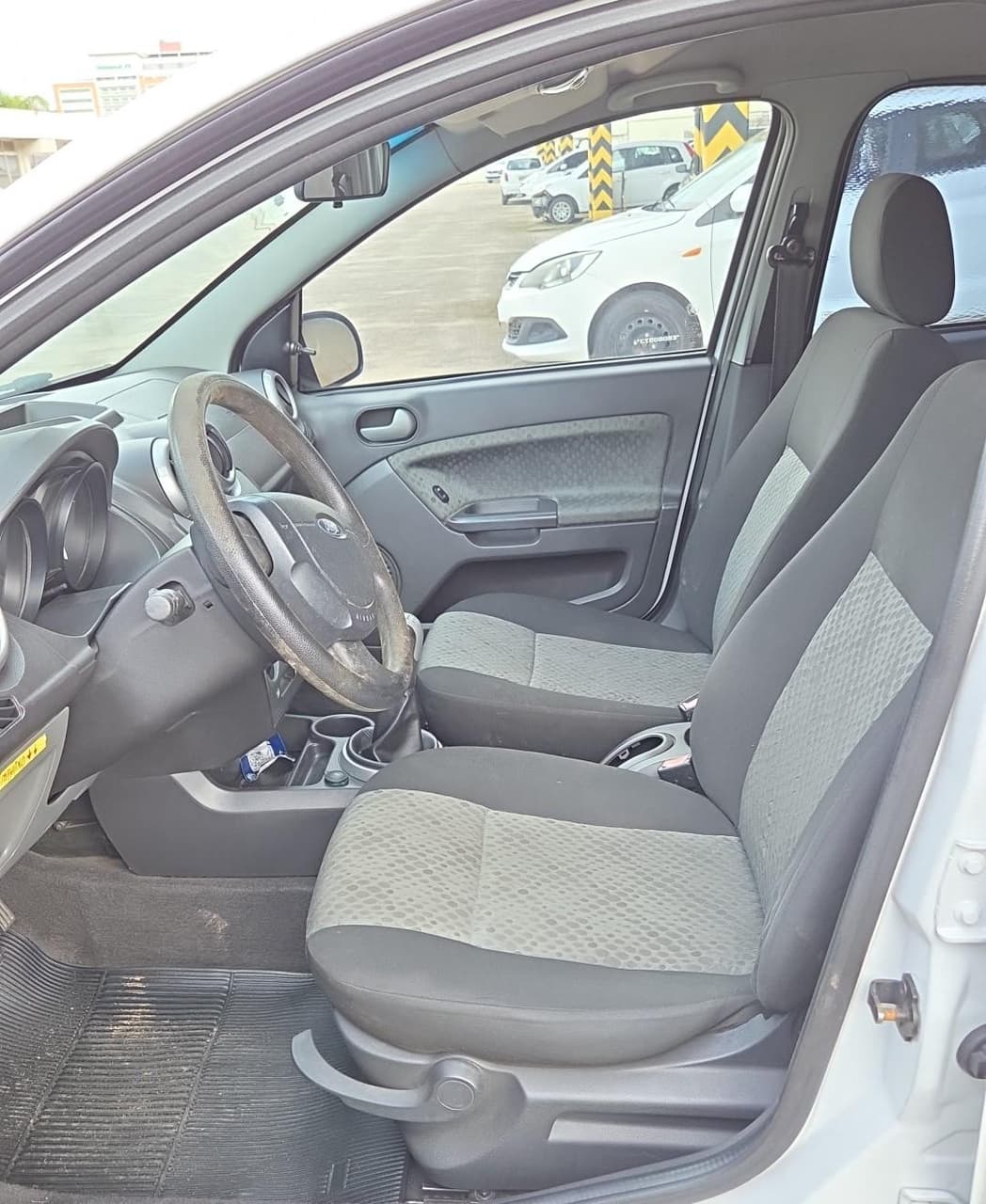 Ford Fiesta Flex de 2014 — foto 6