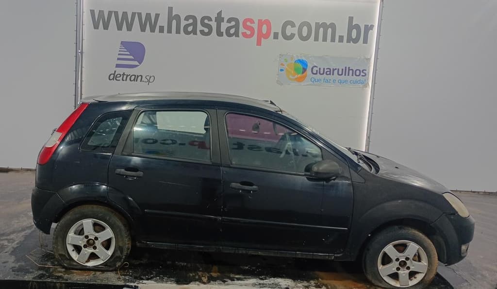 Ford Fiesta Edge 2004, preta