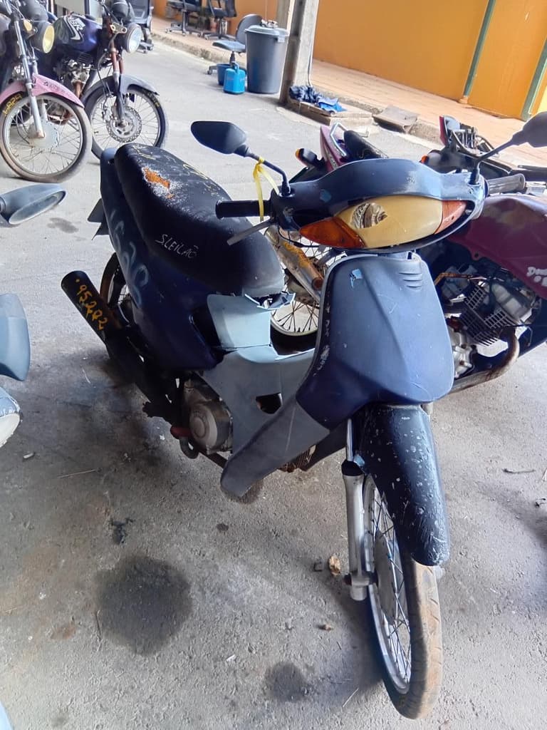 Honda C-100 BIZ 2000