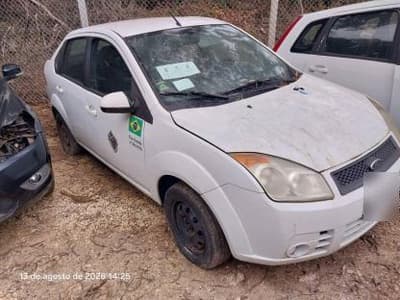Ford Fiesta 2010 — foto 1