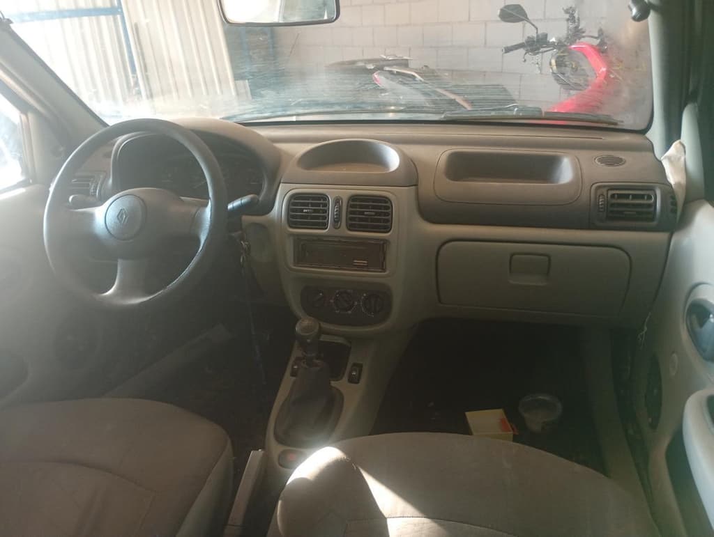 Renault Clio AUT 1.0 H 2004 — foto 6