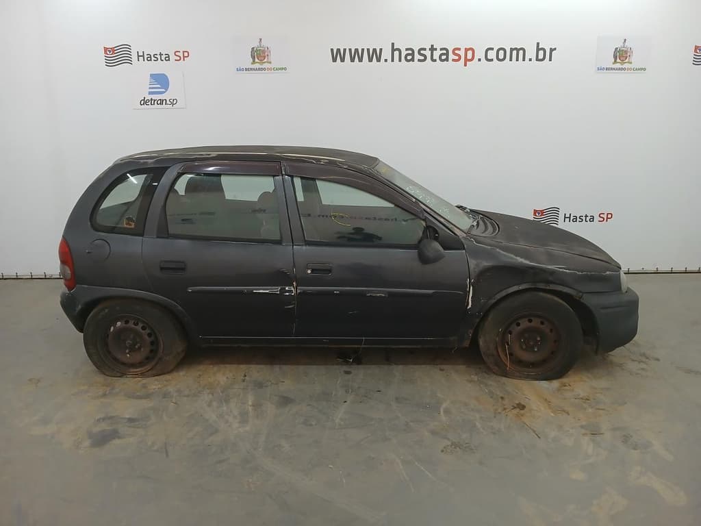Chevrolet Corsa Mileniun 2002 — foto 1