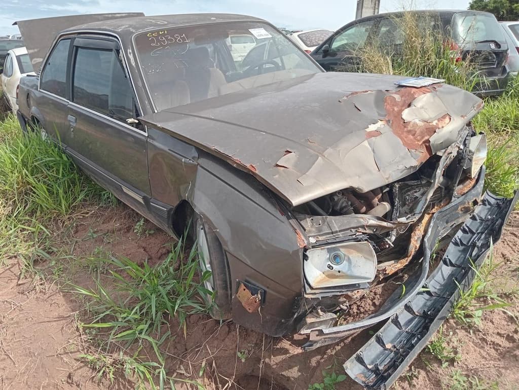 Chevrolet Monza SL 1989, marrom