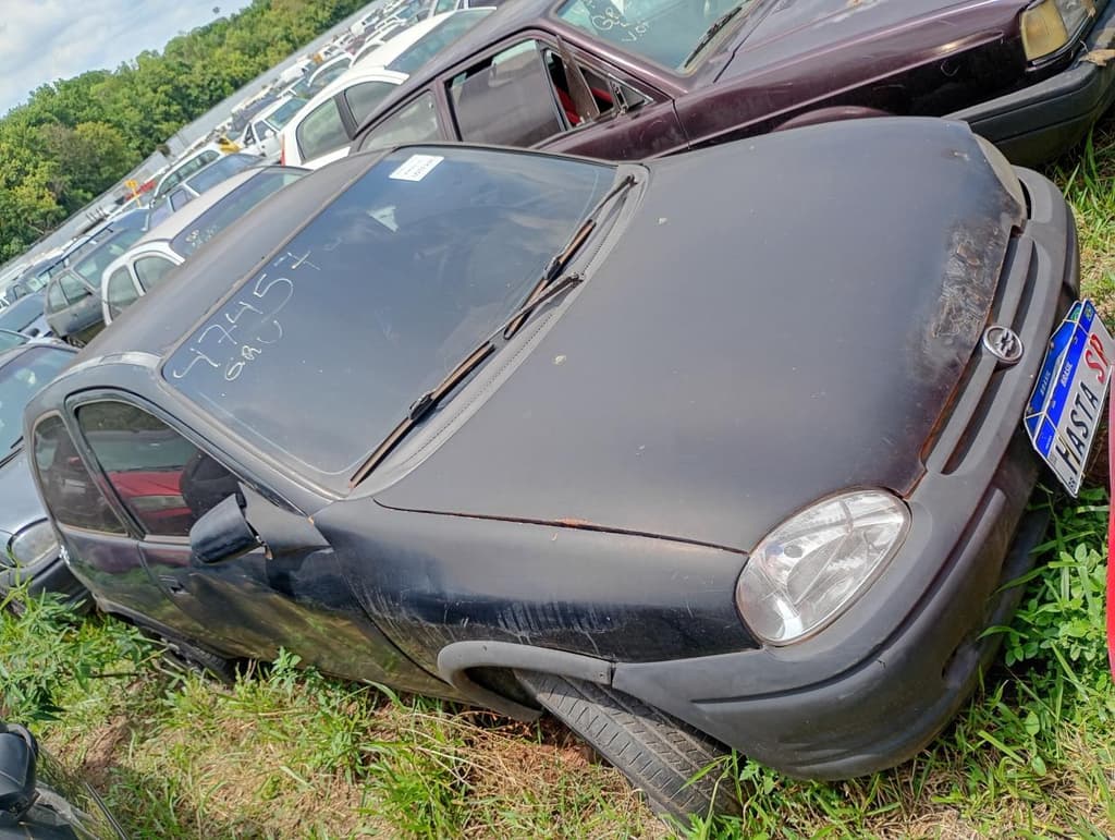 Chevrolet Corsa GL 1996, preta
