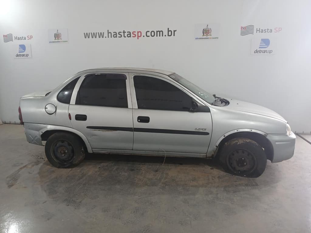 Chevrolet Classic Life 2005, prata