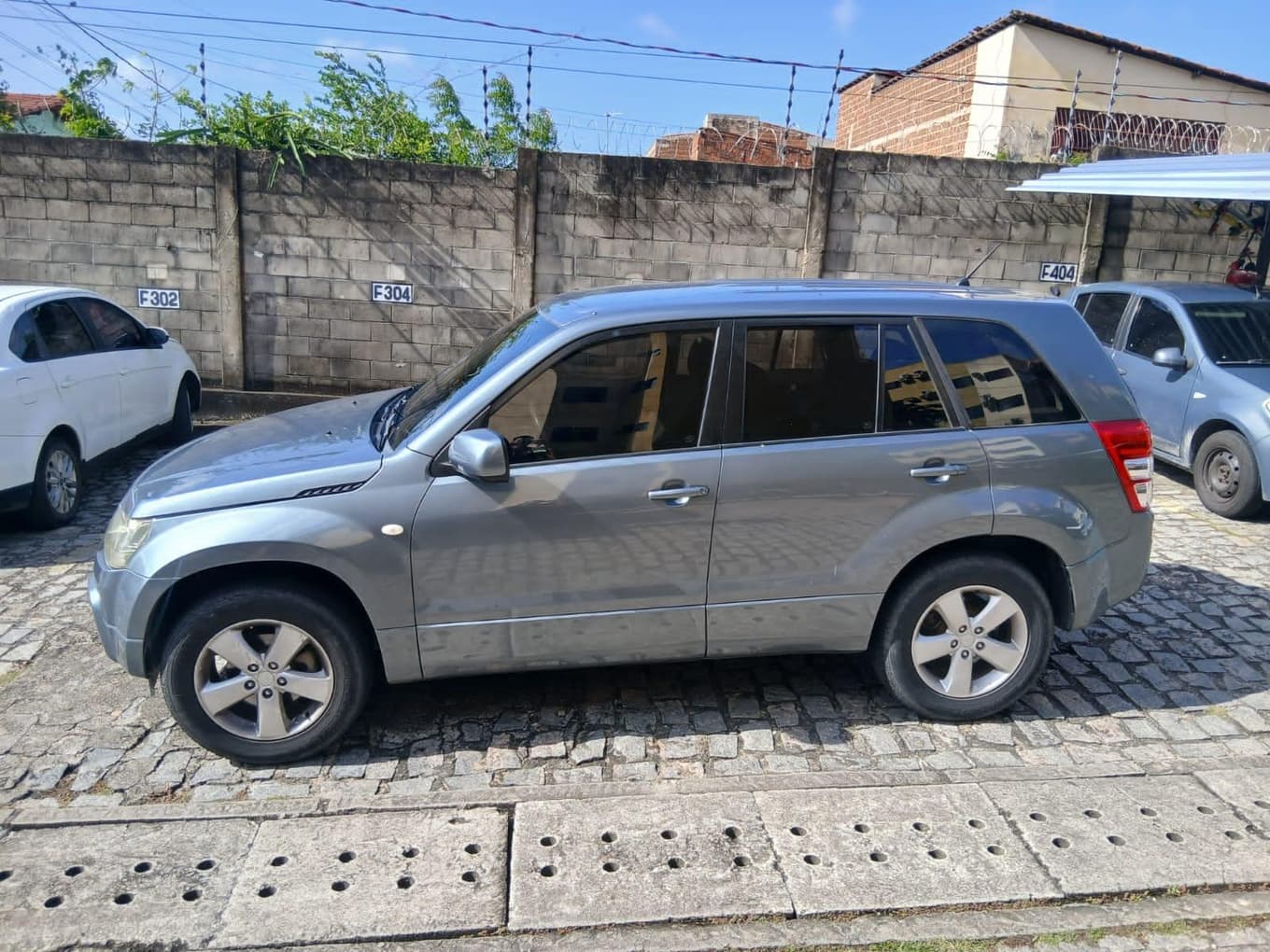Suzuki Grand Vitara 2010, cinza