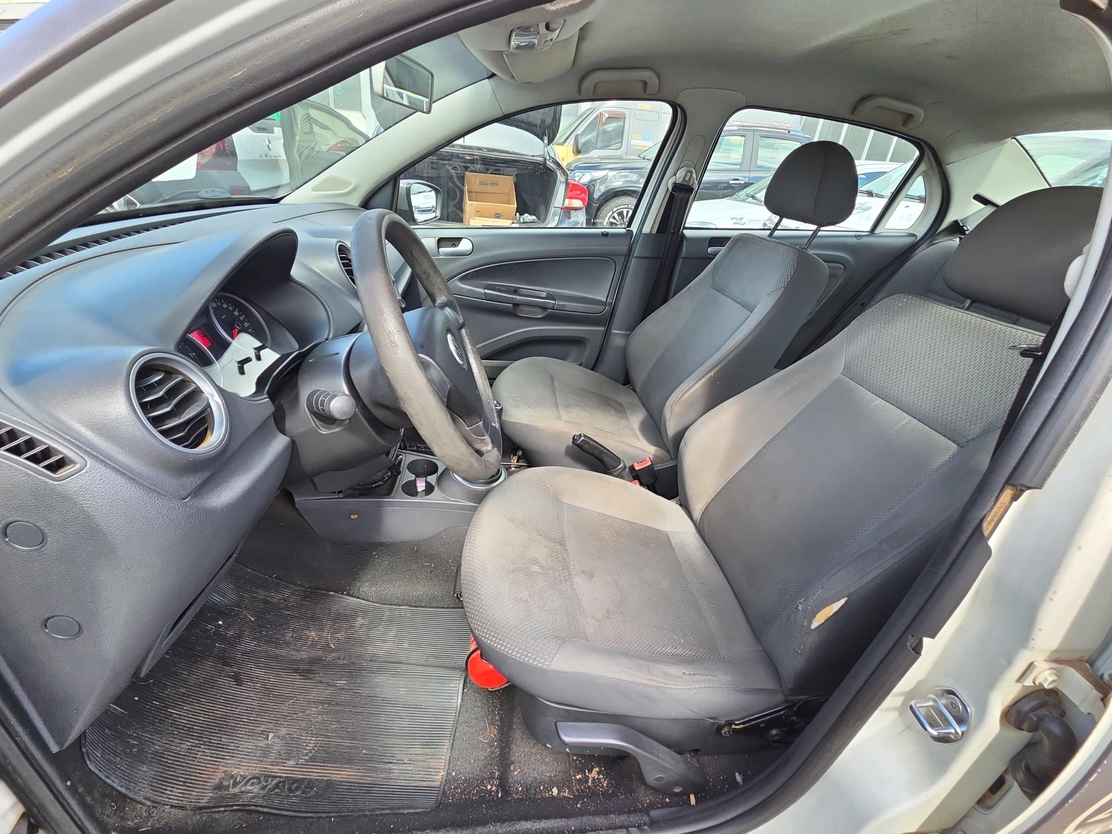 Volkswagen Voyage 1.6 2013 — foto 8