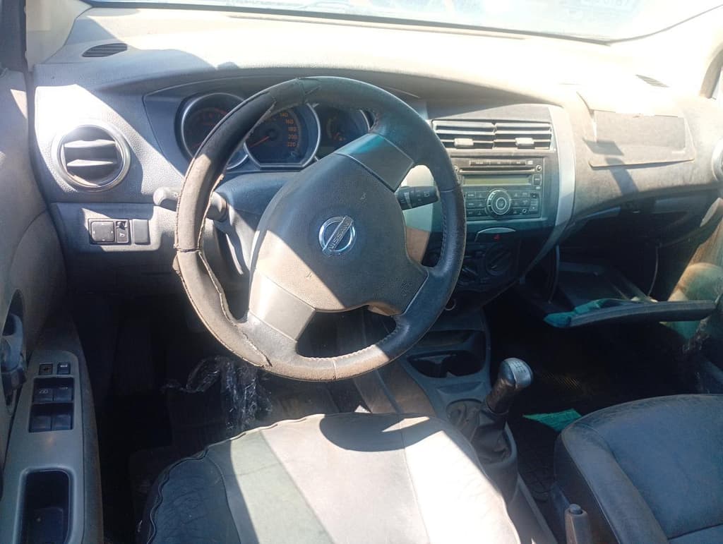 Nissan Livina X-gear 2010 — foto 4
