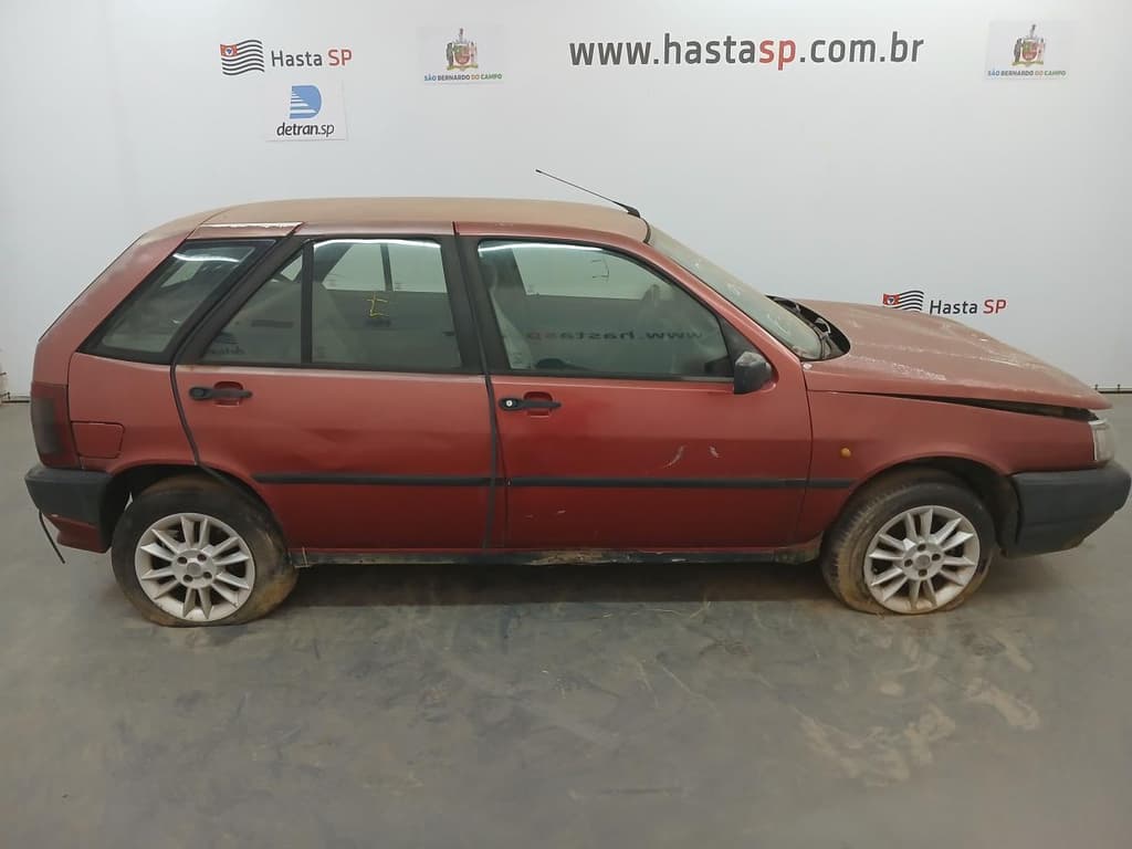 Fiat Tipo 1995, vermelha