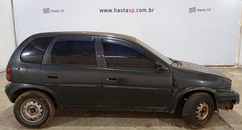 Chevrolet Corsa Milenium 2002 — foto 1