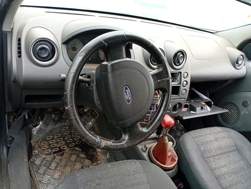 Ford Fiesta 2003 — foto 6