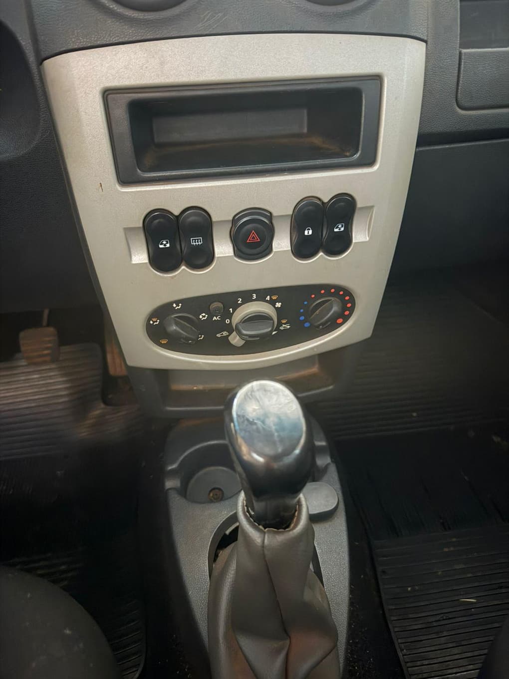 Renault Logan Exp 16 - 2009 — foto 9