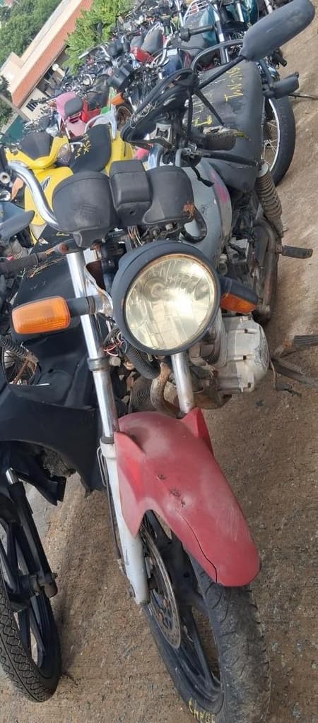 Yamaha YBR 125 2000 — foto 2
